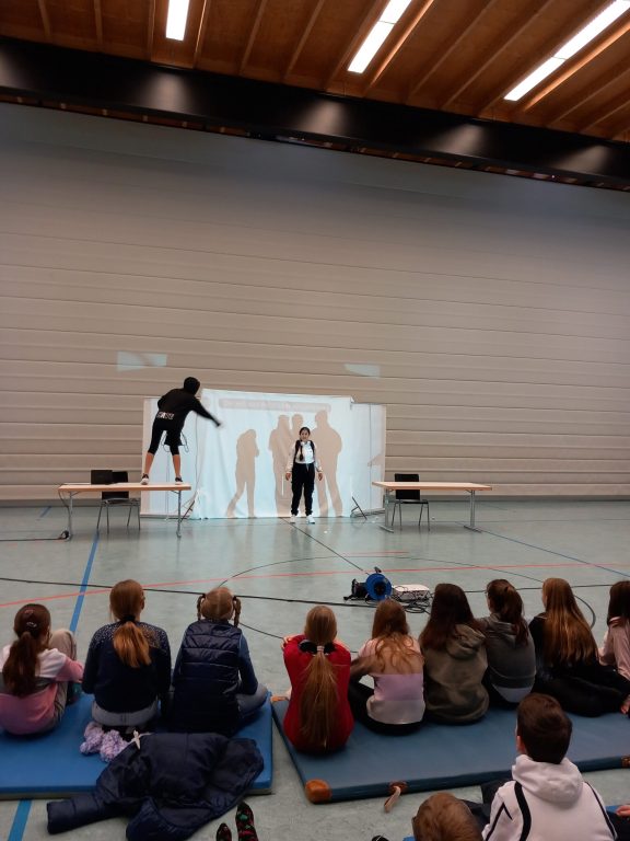 2023_12_21 Theaterstück Cybermobbing 3 2023_12_21 Theaterstück Cybermobbing 3